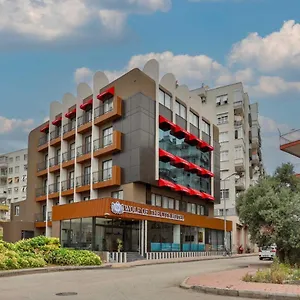  Hotel Wolf Of The City & Spa