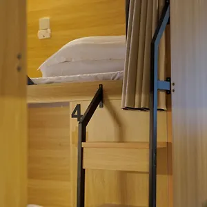 https://hostel-waveflo.getmacauhotels.com